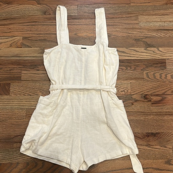 Billabong Size Small Romper - Picture 3 of 4